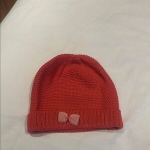 Beautiful girls hat. Only tried on. Long tag cut out.